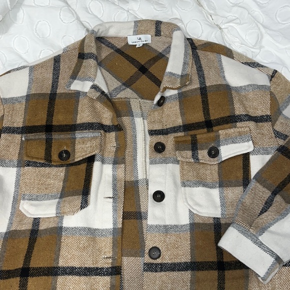 Boutique Shacket!! - Picture 1 of 3